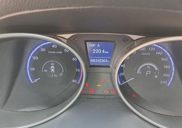 Hyundai ix35 cena 25900 przebieg: 242363, rok produkcji 2011 z Kielce małe 352